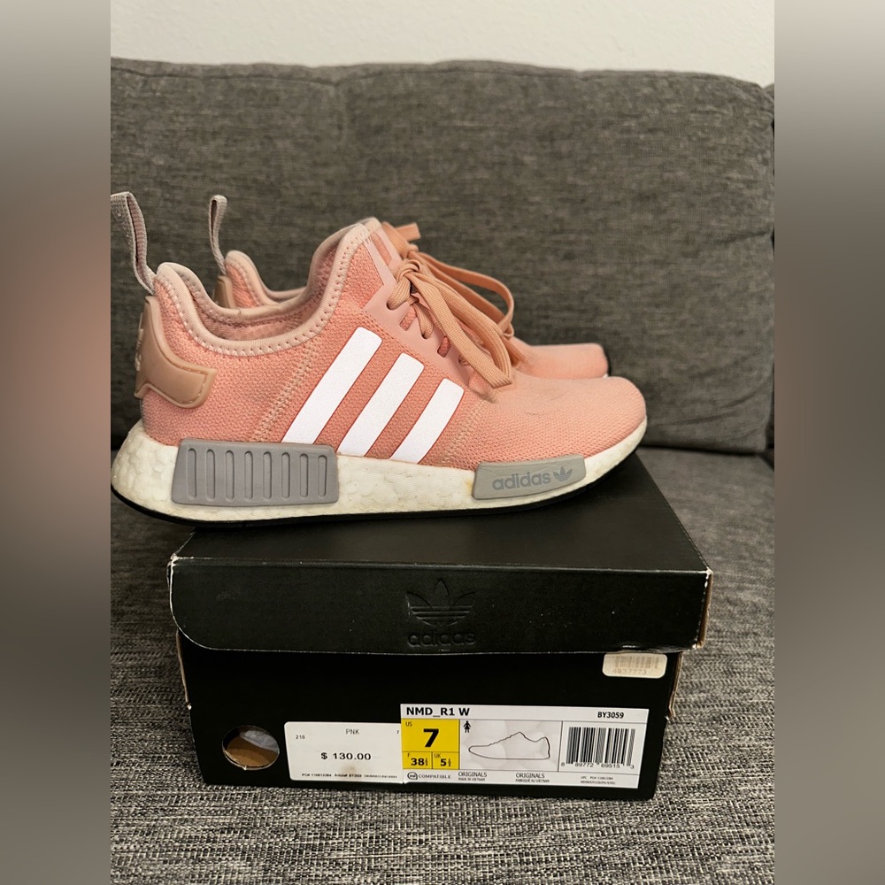 ADIDAS NMD R1 VAPOUR PINK